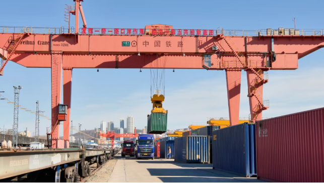 【开放发展跃升计划·通道扩能赋能行动】绥芬河锚定东通道！中欧班列“量质齐升”激活外贸增长极