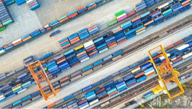 中欧班列（武汉）连续三年开行破千列，“湖北造”源源不断走向世界