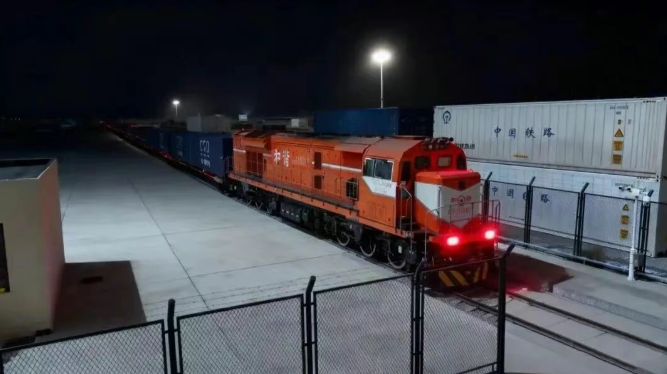 呼和浩特综合保税区成功发运首列62节车厢加长中欧班列