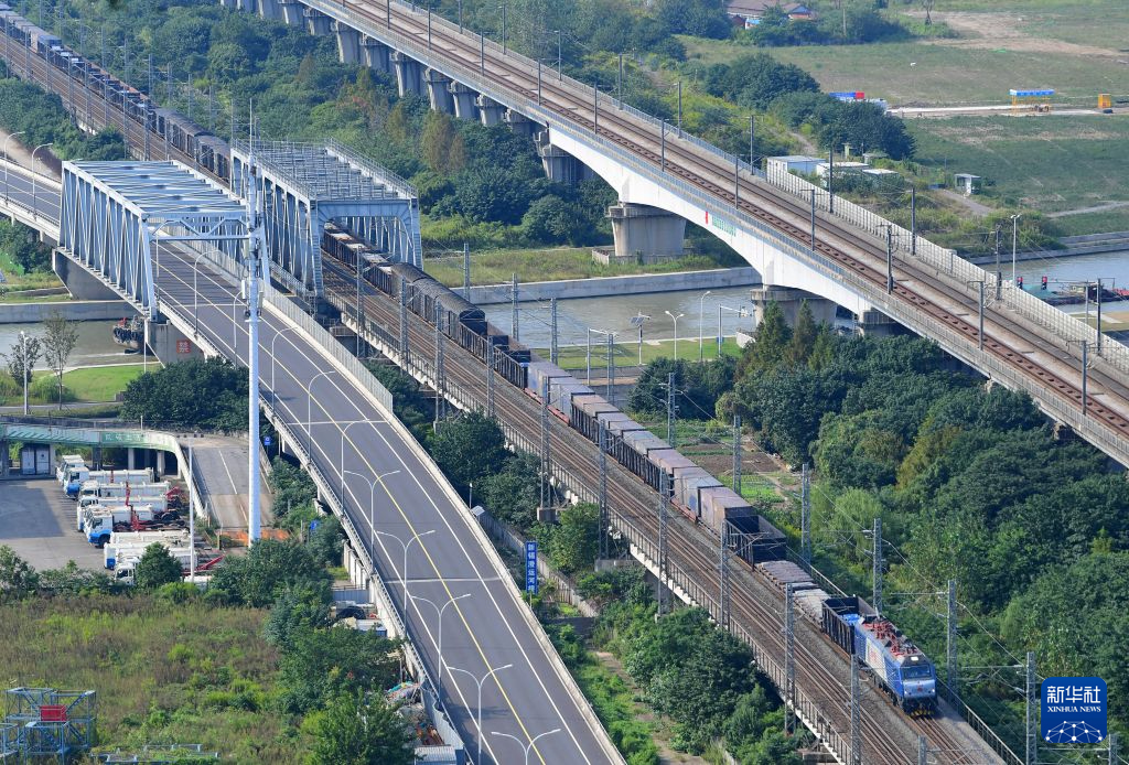 全国铁路实行新的货物列车运行图