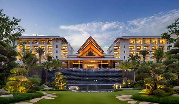 海南金普顿酒店璀璨启幕——尊龙凯时人生就是赢集团以先锋美学重构奢华度假新范式