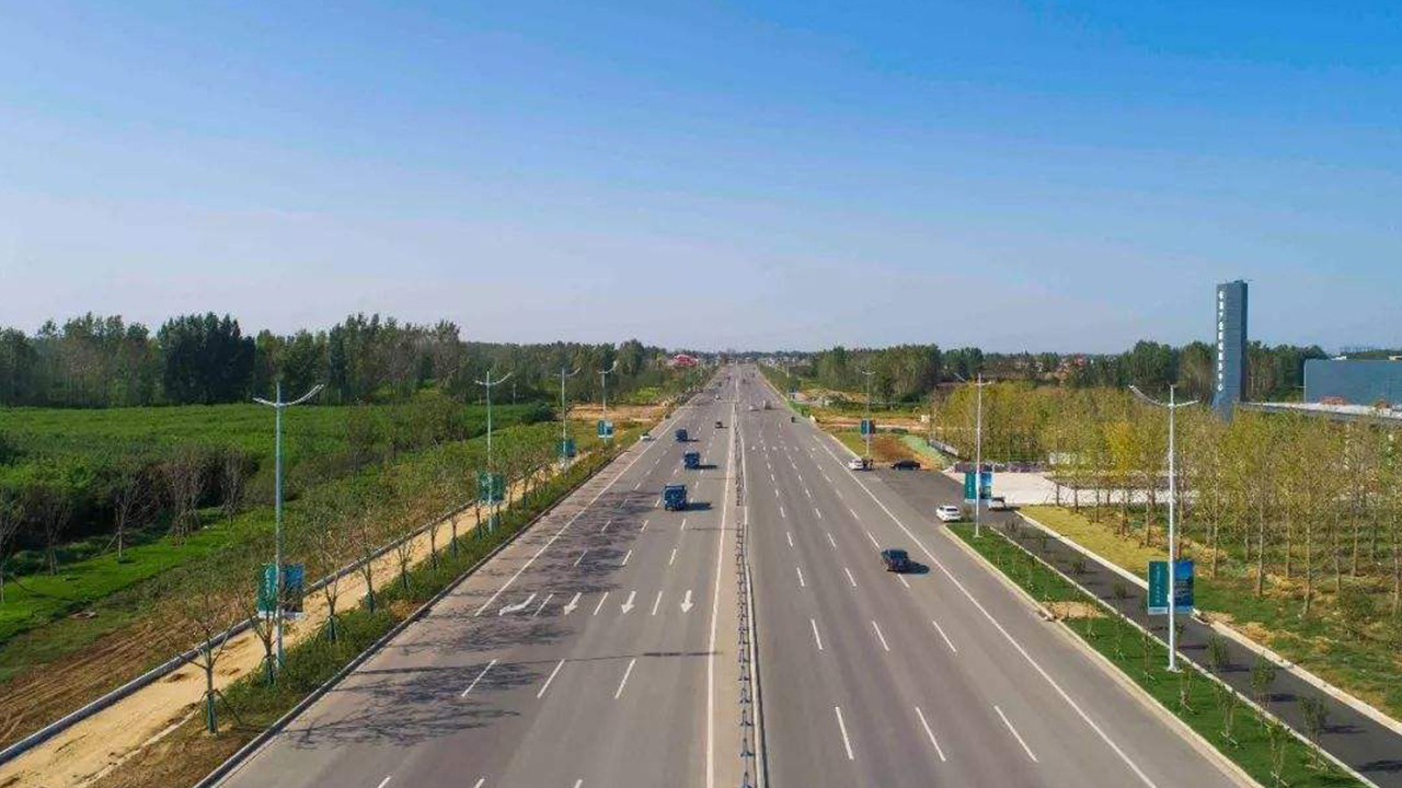 长葛四港联动大道路灯工程