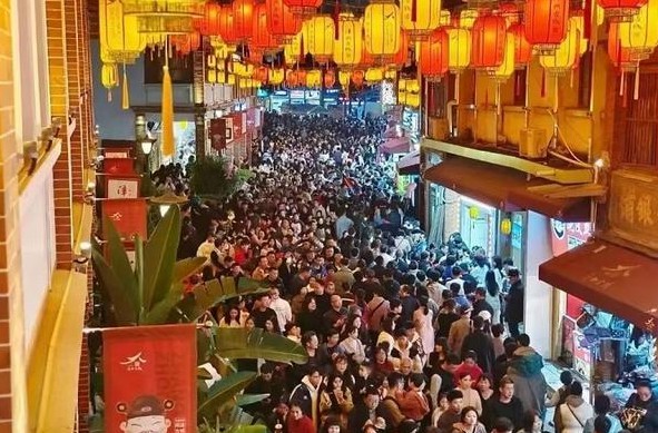 新型消费彰显市场活力