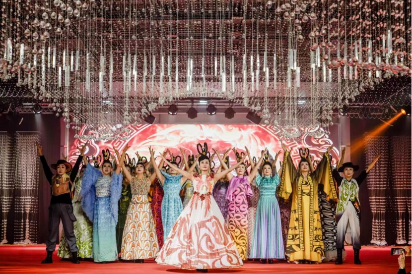 “潮起中原，豫见未来”——河南省银龄服饰模特年度盛典圆满落幕