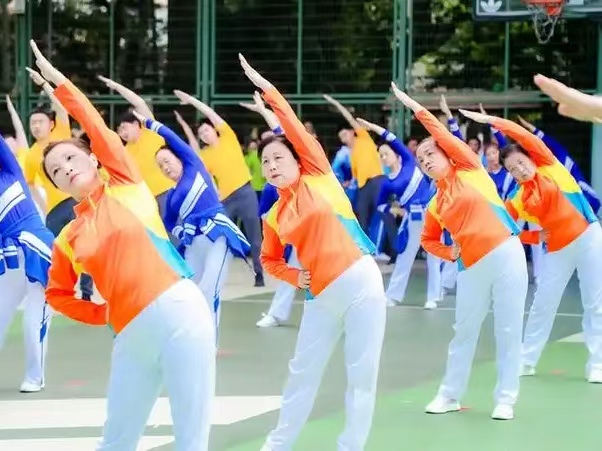 健身房：第九套广播体操