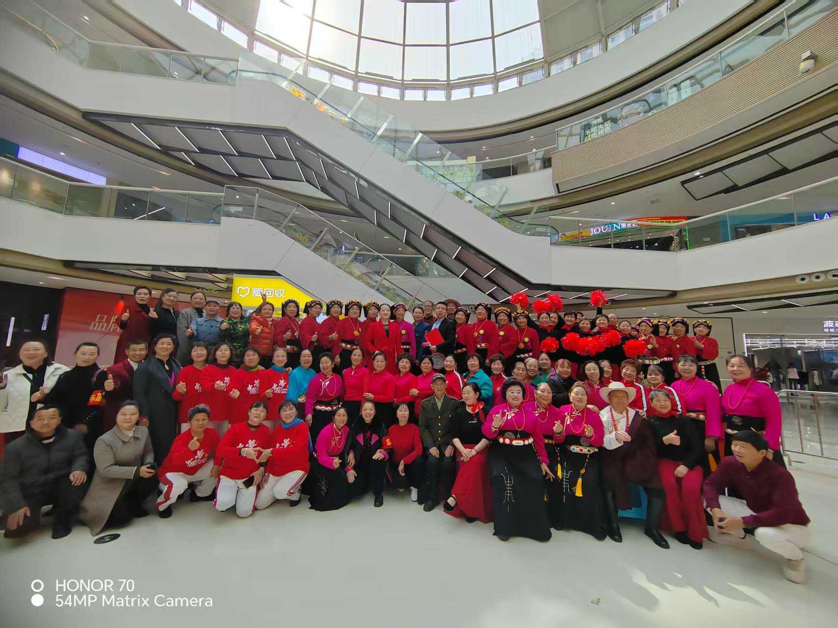 学雷锋庆元宵  共筑中国梦