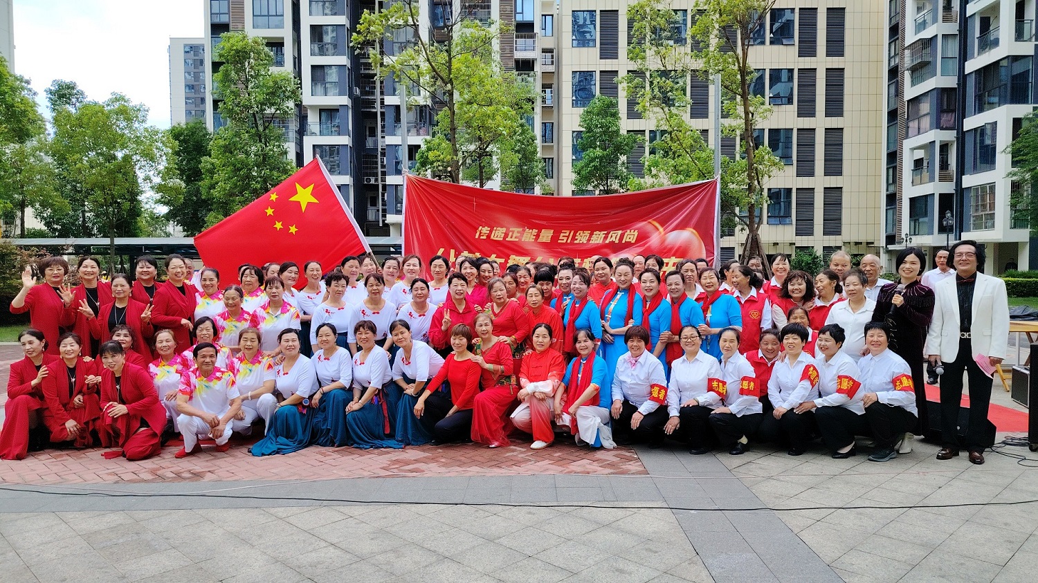 劳动筑梦践初心   志愿同行暖民心