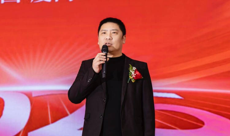 京视网手机台副台长曹伟博的电子名片