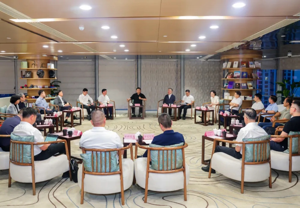 张振丰与高层次人才代表座谈　向全体在温创新创业人才致以节日问候
