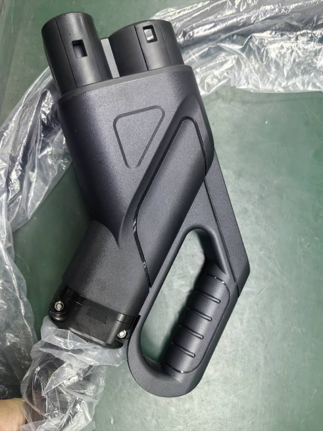 WOER NEW ENERGY's DC CCS2 Charging Connector Earns International Acclaim