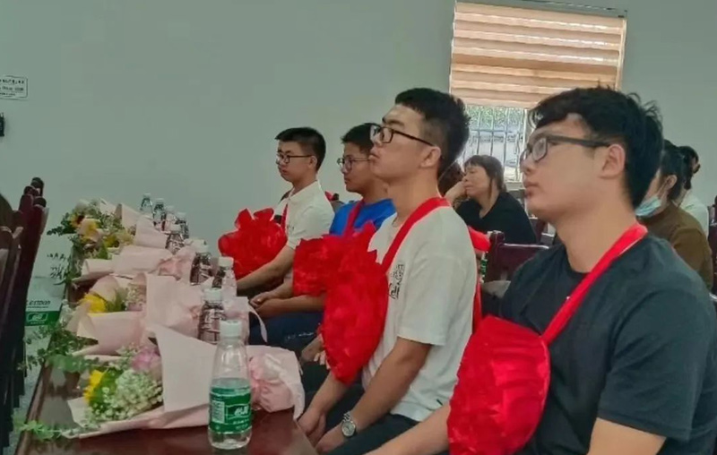 情系故乡，，，回馈桑梓！！！！博梵生物助力王二庄村2023级大学生扬帆起航