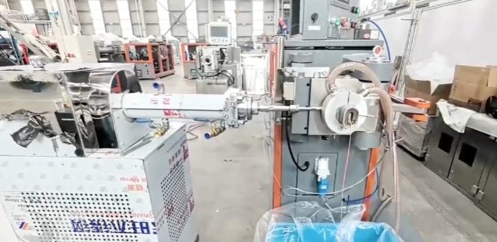 导电(屏蔽)硅胶制品挤出生产线