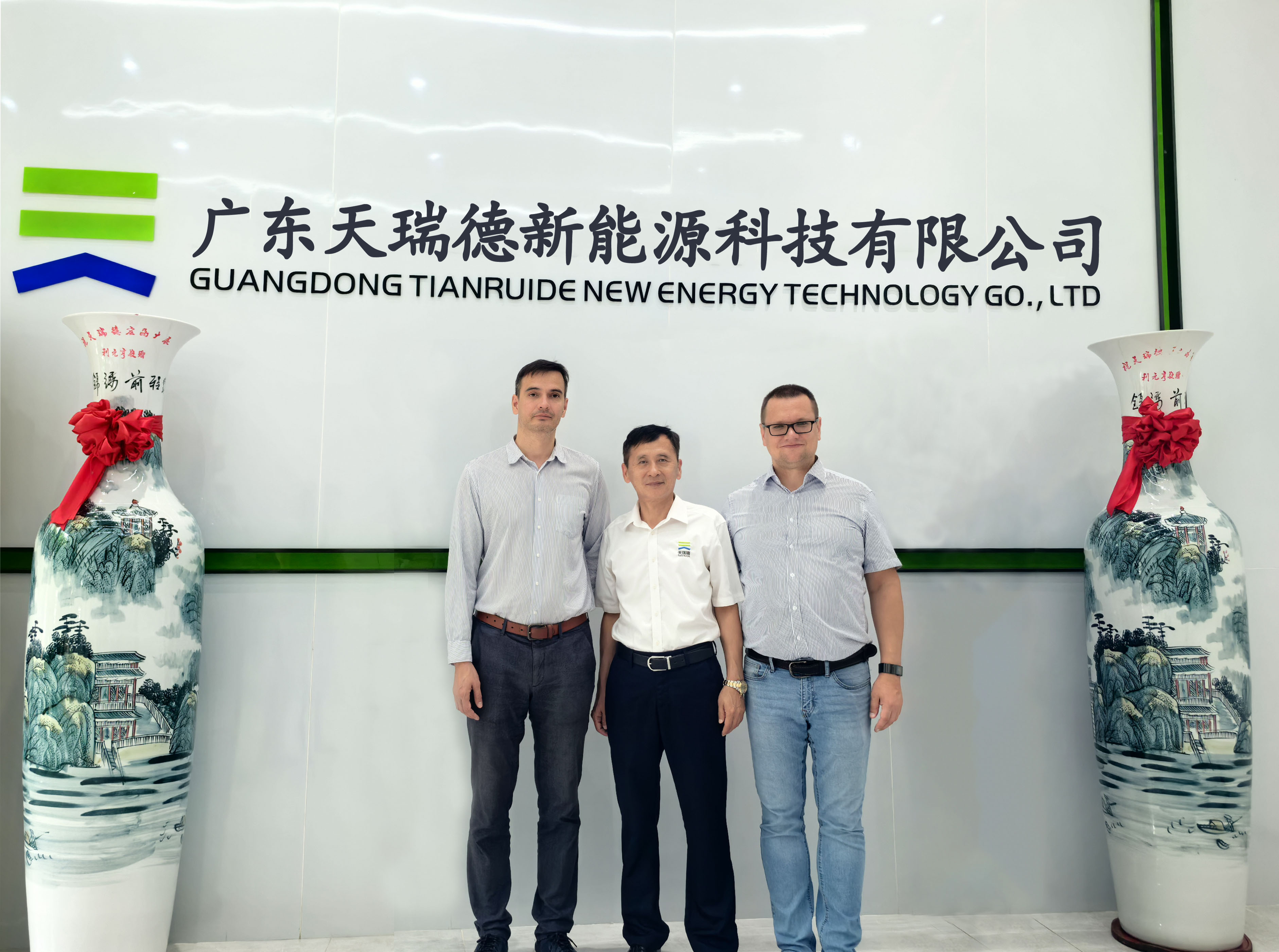 International exchange, promoting cooperation together ---- Russian customers visited Tianruide for inspection and exchange.