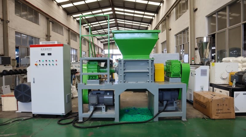 Double shafts shredder machine for plastic film