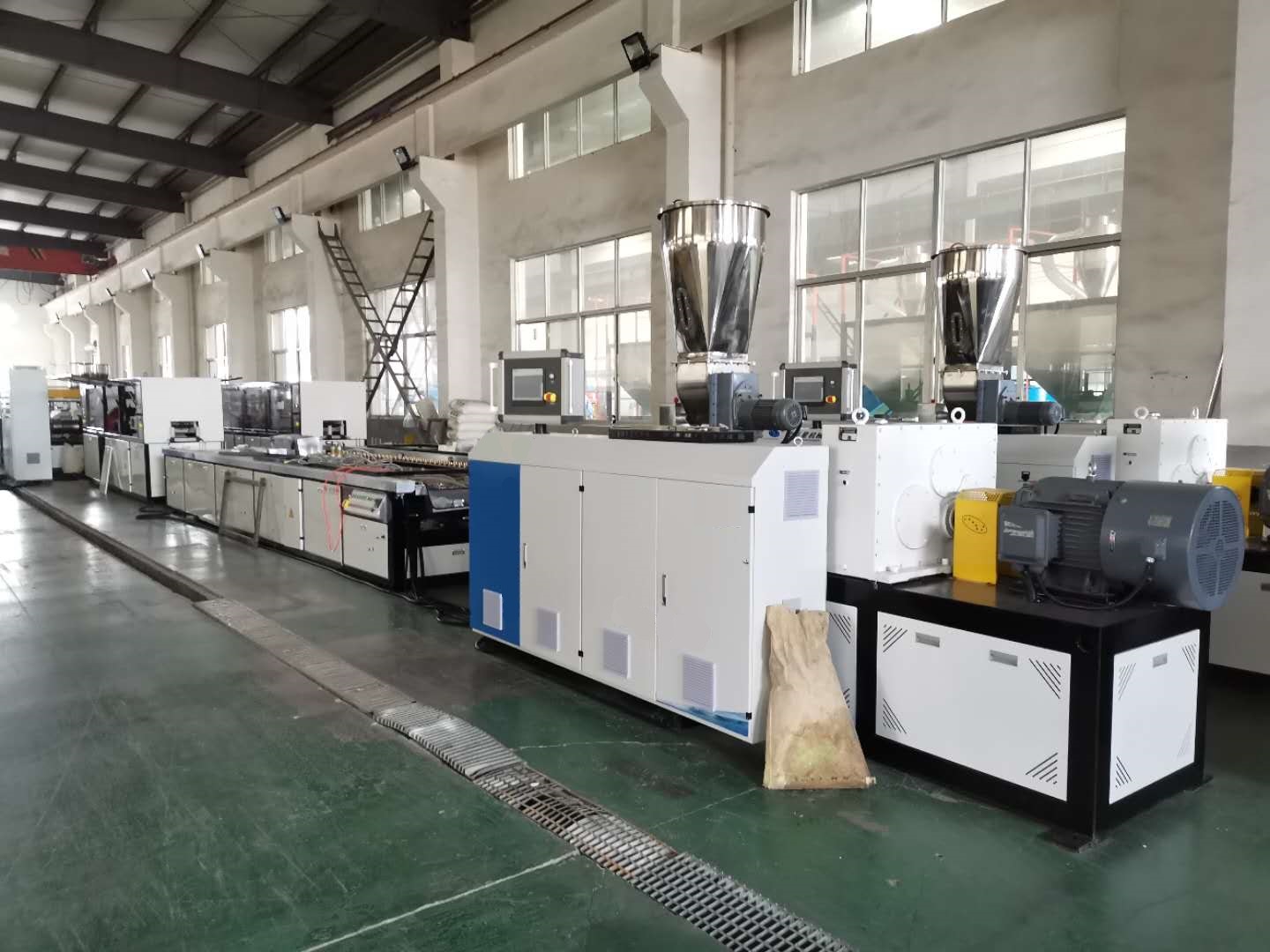 WPC wall panel extrusion machine line