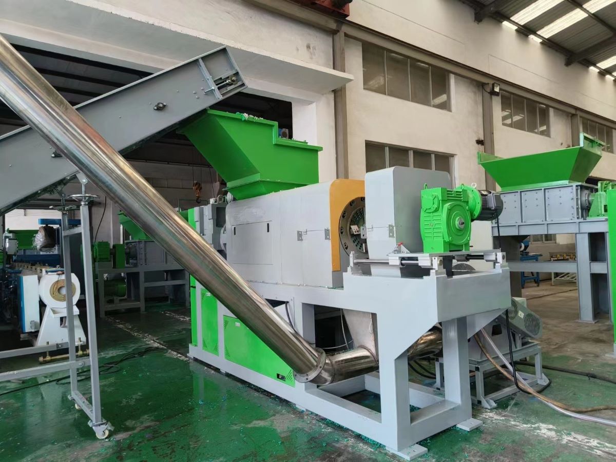 PP PE film squeezing pelletizing machine