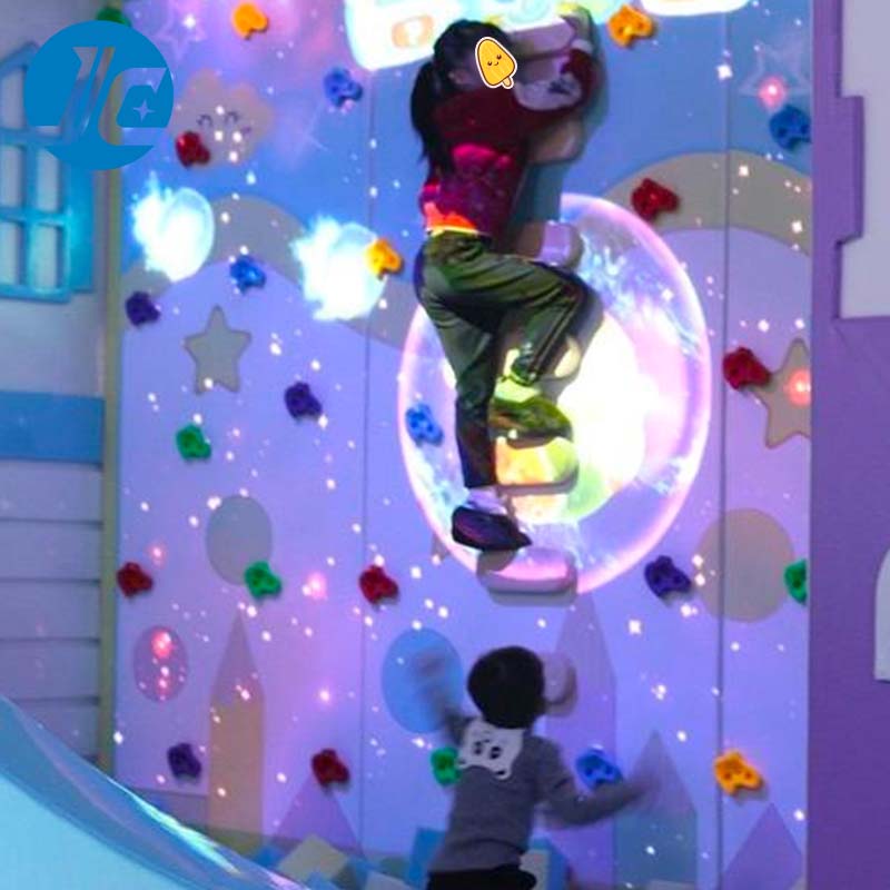 Interactive Projection Rock Climbing