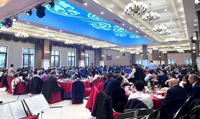 凝聚力量引领未来、转型发展共创辉煌