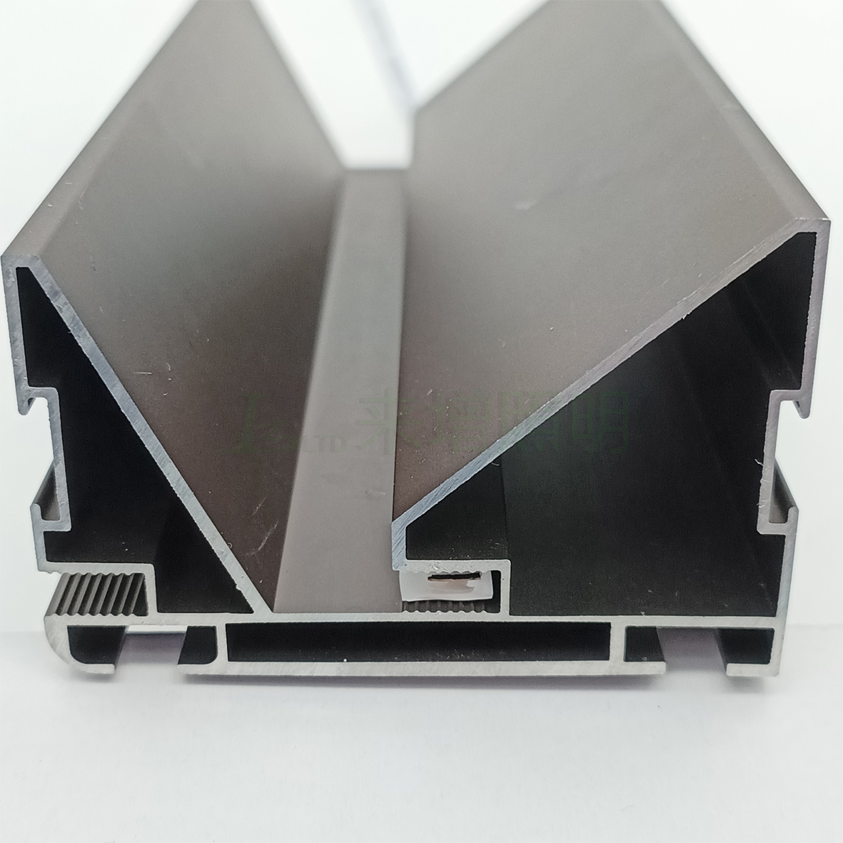  台面下沿免拉手灯 LZLT7045 