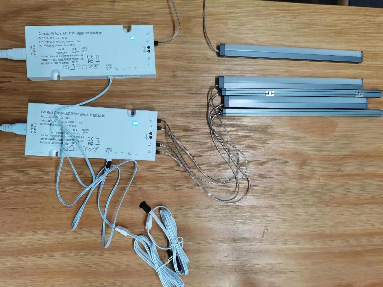 集控感应器控制多个电源上的灯接线示意图