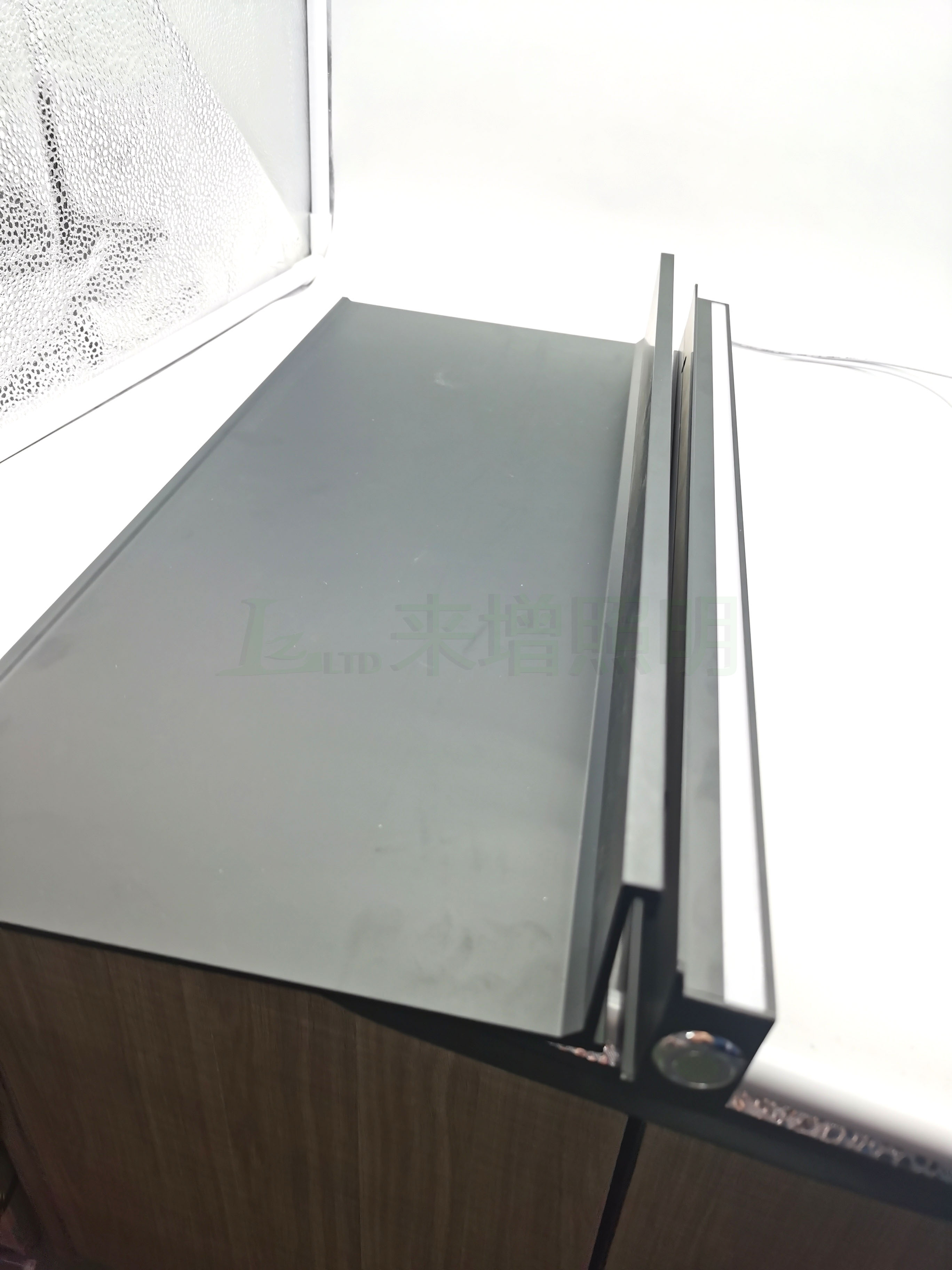 置物架内置变压器带触摸感应