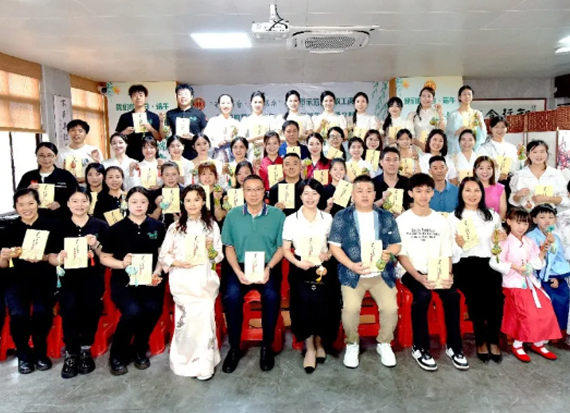 Jiahe County holds a demonstration female employee reading session for 
