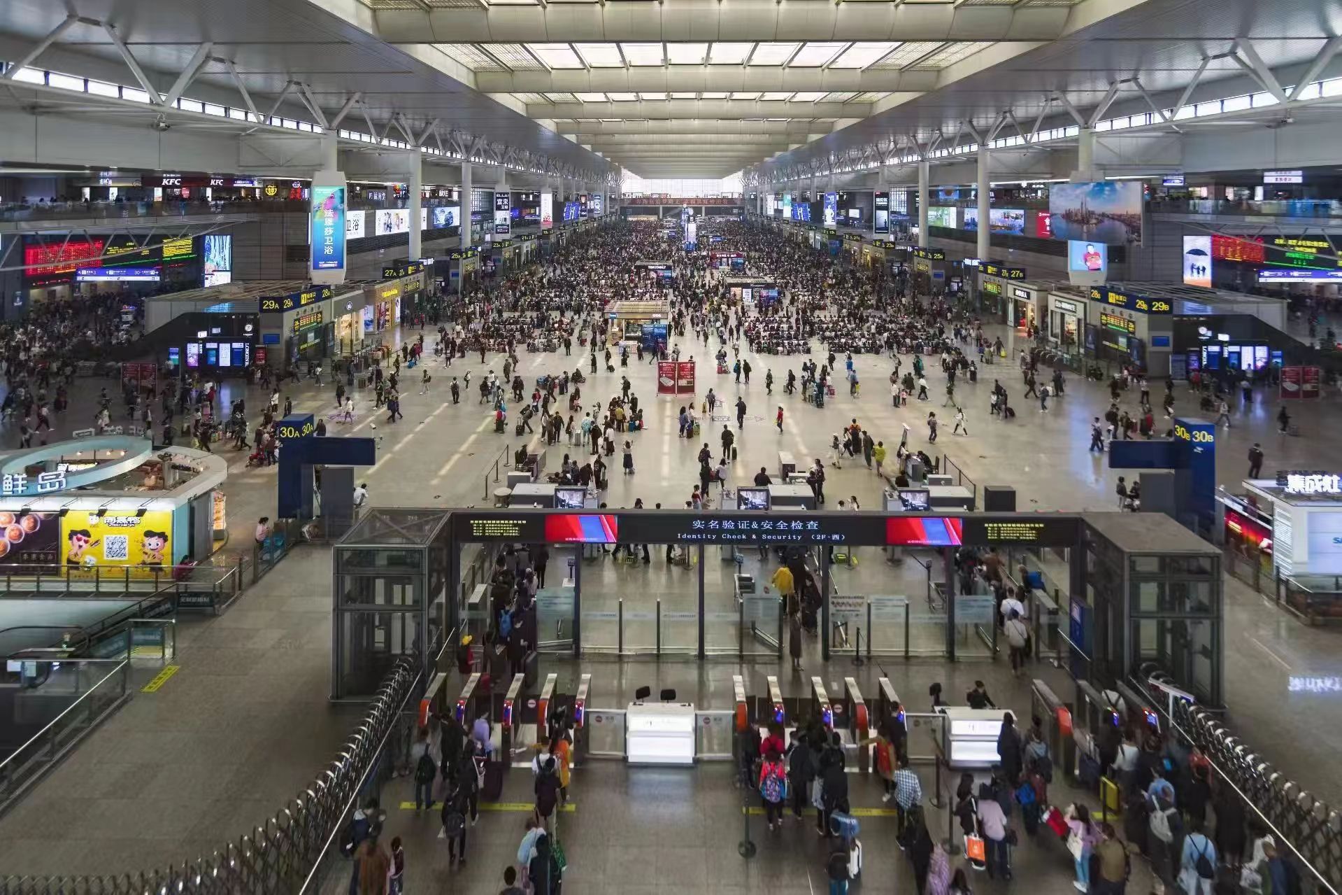 初入社会的人
提供大量社会经验
在社会上少走弯路