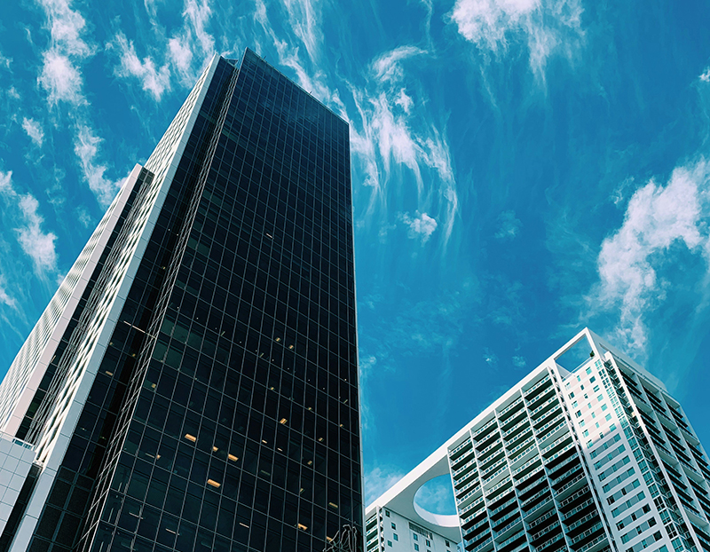 创新驱动发展：在粉末制造领域，技术创新是提升产品性能、降低成本、满足市场多样化需求的关键。企业文化应鼓励研发团队不断探索新技术、新工艺，形成持续创新的氛围，以保持企业的竞争力。质量为先：粉末产品的质量直接影响到下游产品的性能和稳定性。因此，企业文化中必须将质量放在首位，建立严格的质量控制体系，确保每一批次产品都符合或超越客户期望，树立“质量就是生命”的理念。安全环保：粉末生产涉及粉尘控制、化学品管理等多个安全环保环节。企业文化应强调安全生产和环境保护的重要性，通过制定并执行严格的安全环保规章制度，保障员工健康，减少对环境的影响，实现可持续发展。客户至上：深入了解客户需求，提供定制化解决方案，是粉末厂家赢得市场的重要策略。企业文化应倡导以客户为中心的服务理念，建立快速响应机制，不断提升客户满意度和忠诚度。团队合作：粉末生产涉及多个环节和部门之间的紧密协作。企业文化应强调团队合作的重要性，促进跨部门沟通与合作，形成上下一心、共同奋斗的良好氛围。诚信经营：在市场竞争中，诚信是企业立足之本。粉末厂家应坚持诚信经营的原则，遵守法律法规，履行社会责任，树立良好的企业形象和品牌形象。持续学习：面对不断变化的市场和技术环境，企业文化应鼓励员工持续学习，不断提升自身技能和知识水平。通过内部培训、外部交流等方式，打造学习型组织，为企业的长远发展奠定坚实的人才基础。