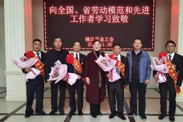 用汗水浇灌收获，以实干笃定前行