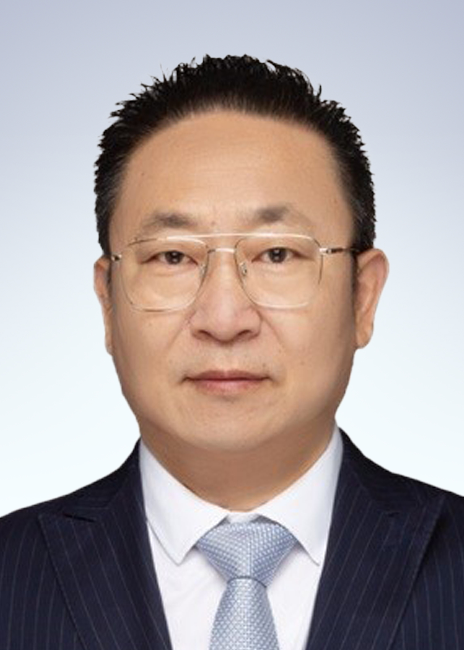 熊 杰
重庆长江造型材料（集团）股份有限公司董事、总经理