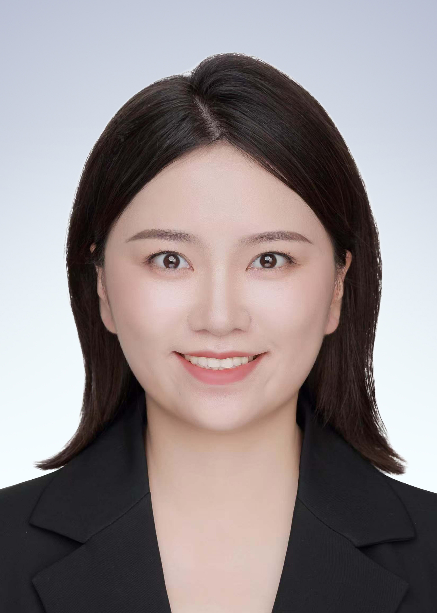 余　晶
山西泫氏实业集团有限公司执行董事