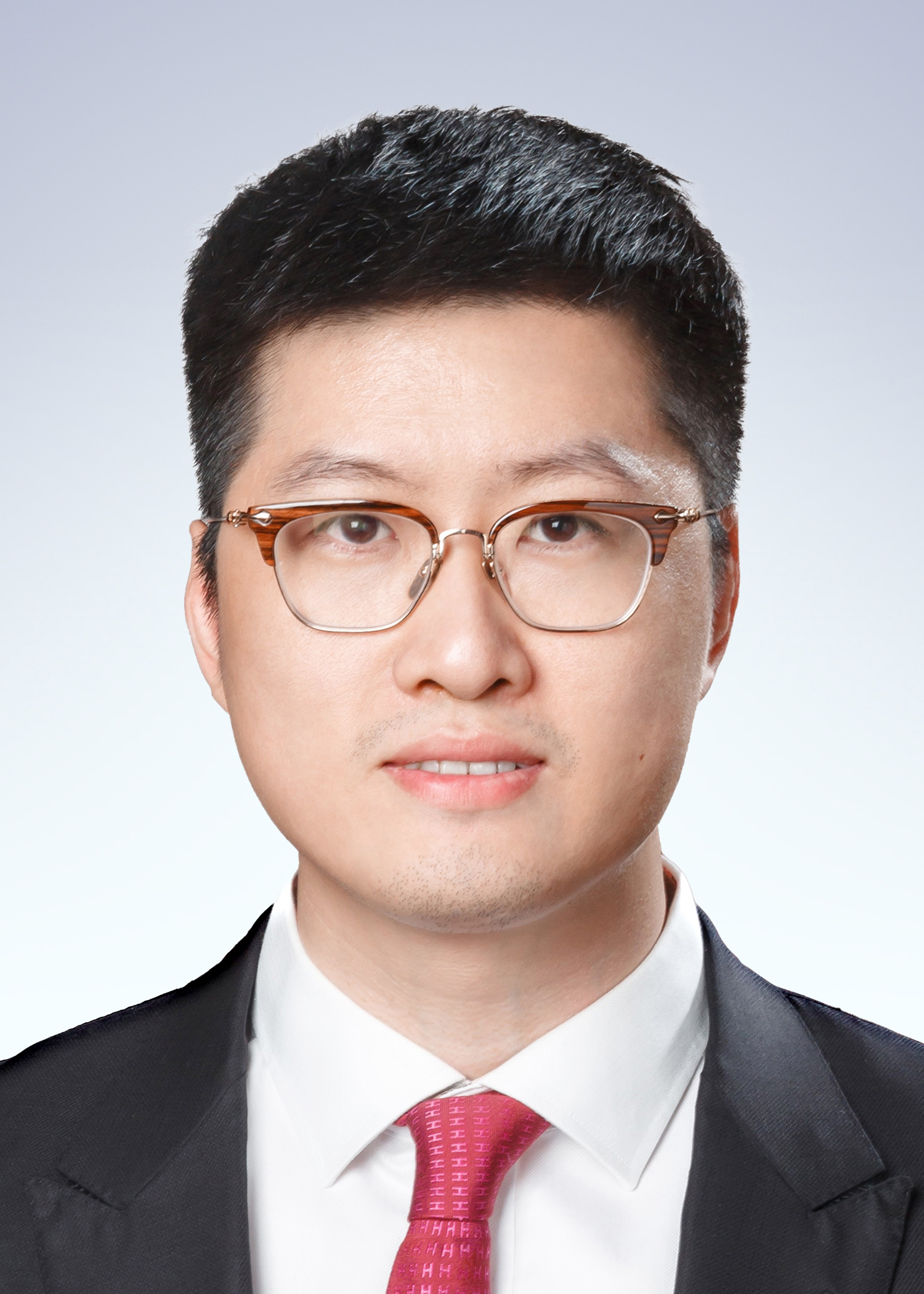 吴锦华/副会长
万丰锦源控股集团有限公司　总裁