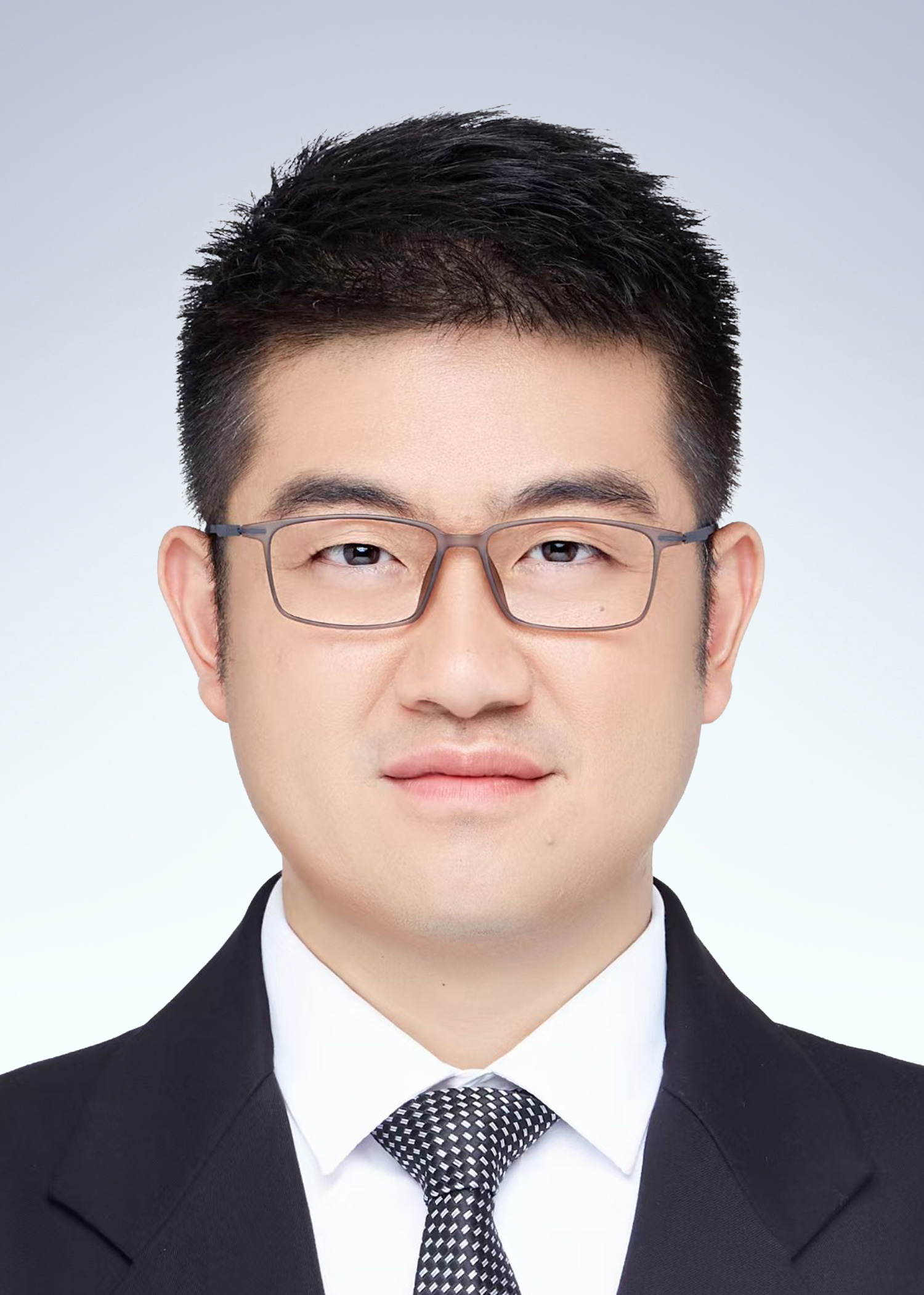 王　渊/副会长
山西华翔集团股份有限公司　总裁