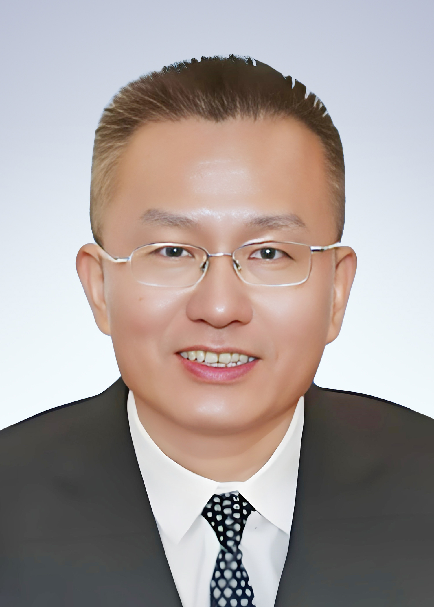 吴来发/副会长
安徽合力股份有限公司合肥铸锻厂　党委书记、厂长