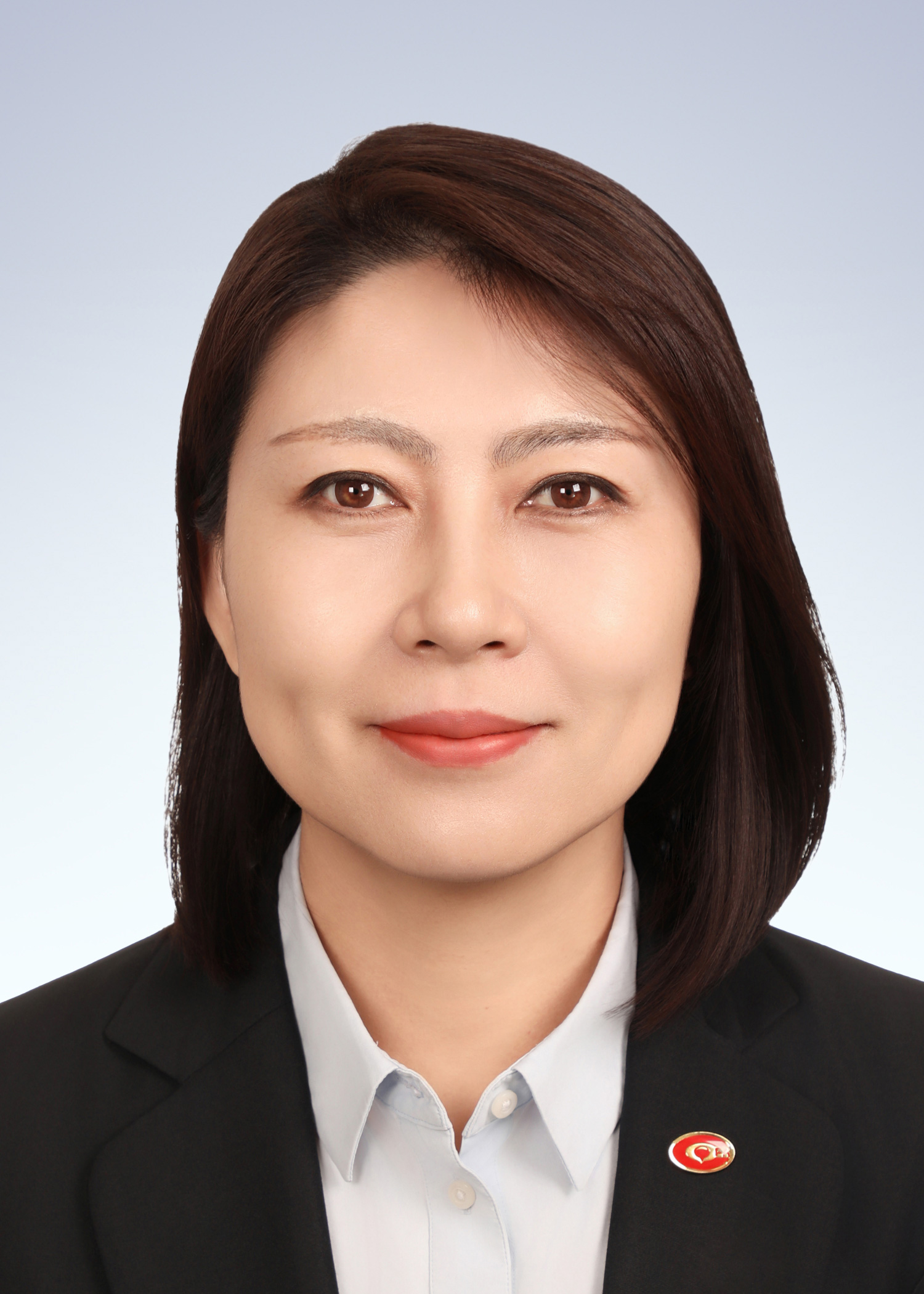 陈　星
党总支青年委员