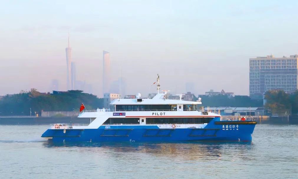 国内首艘40米级铝合金高性能引航船——“甬港引01号”顺利完成试航