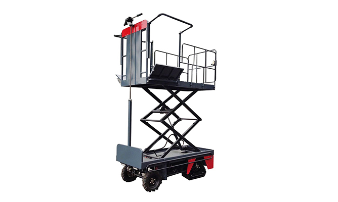Why are electric crawler orchard work platforms more popular with fruit farmers?