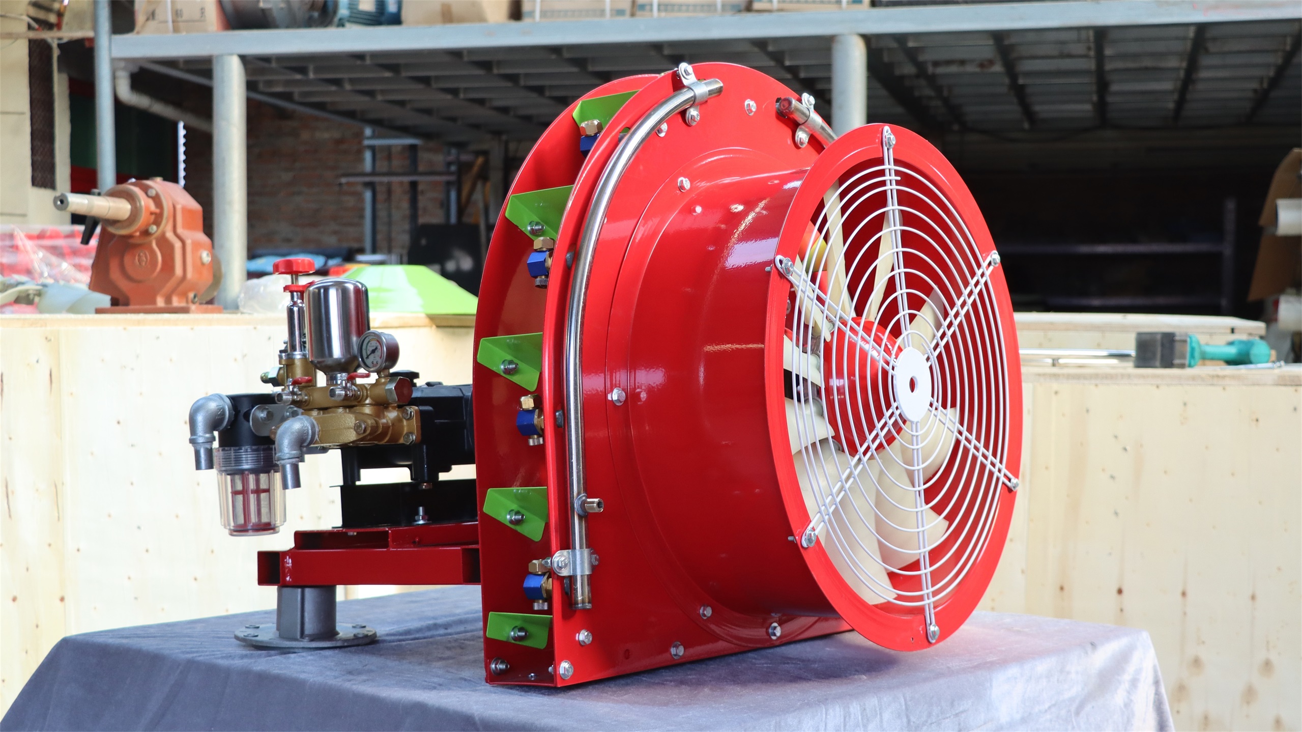 果林车载风塔风送喷药机有哪些优缺点呢?