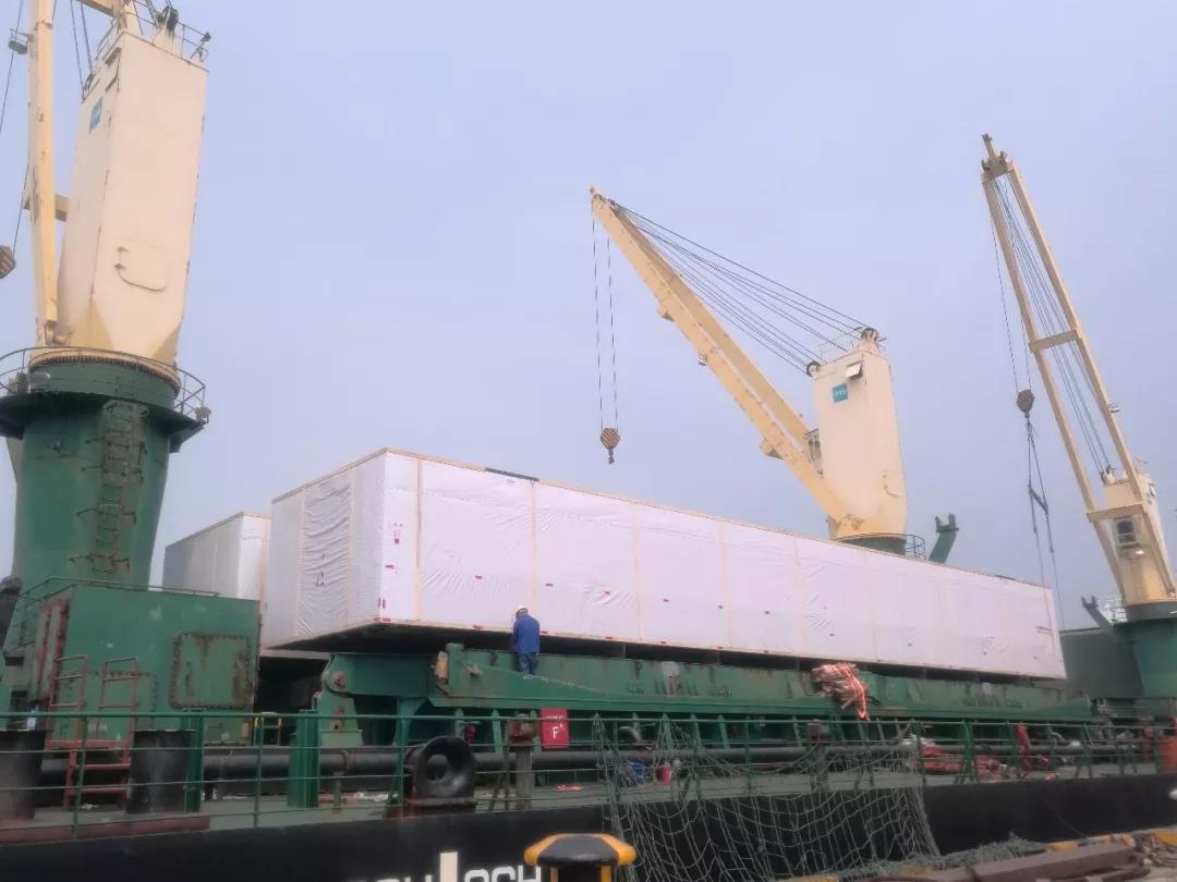 Vacuum belt conveyor export transportation