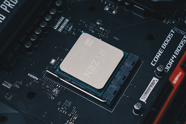 集成电路变得无处不在，，计算机、、、、手机和其他数字电器成为社会结构不可缺少的一部分