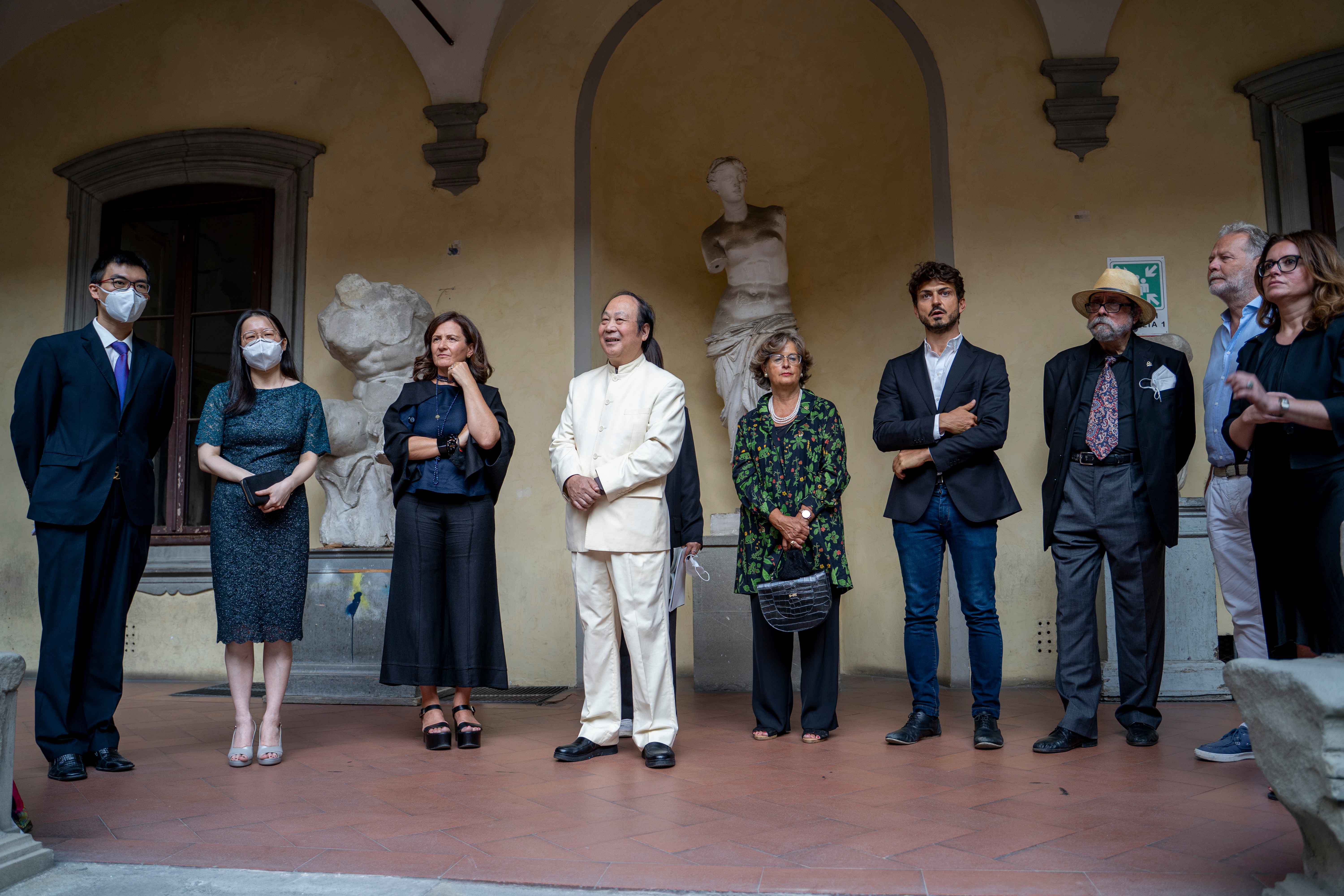 刘佑局画展开幕式在意大利艺术研究院  露天大厅隆重举行