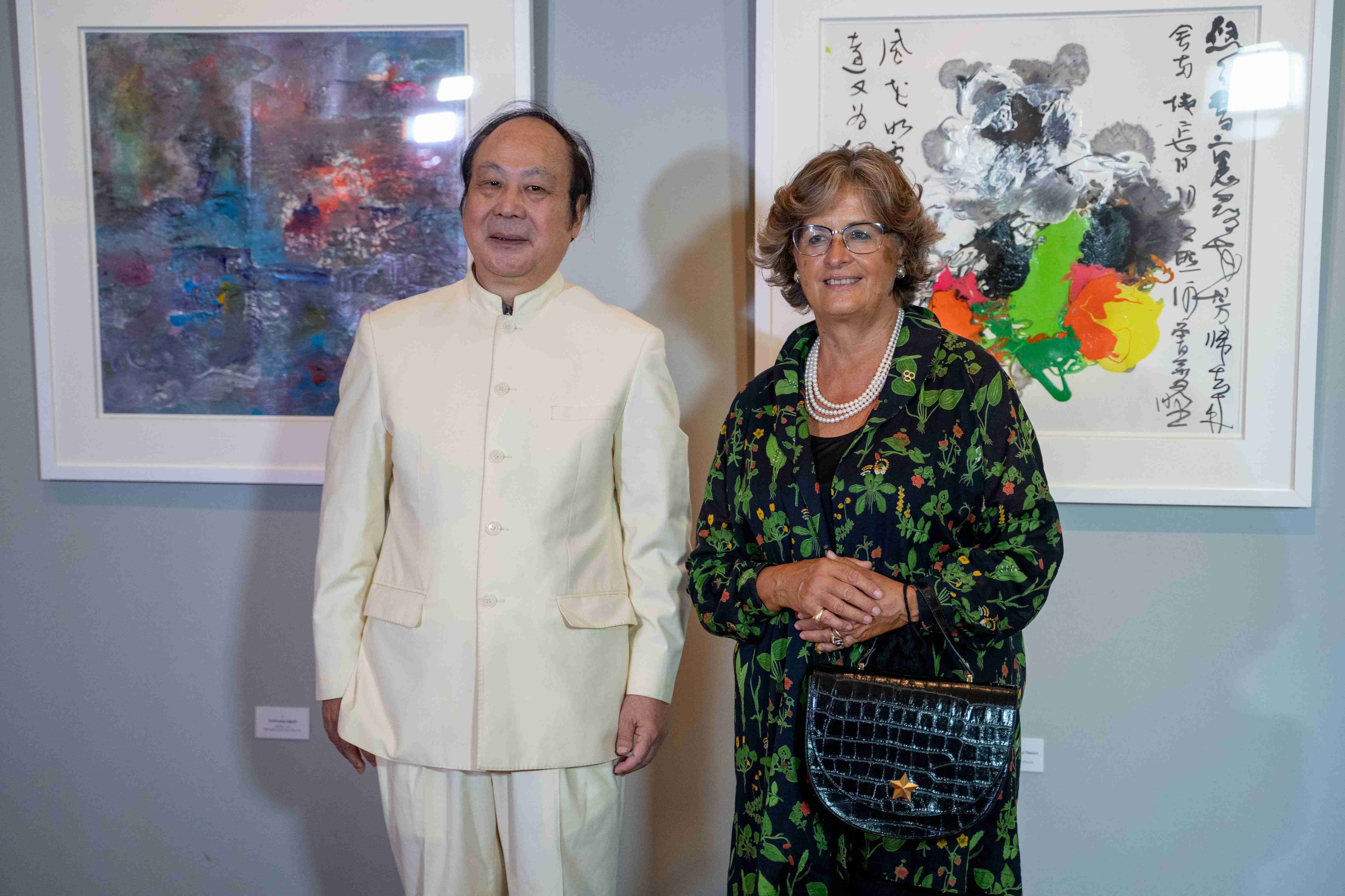 刘佑局与意大利艺术研究院主席克里斯蒂娜-阿奇迪尼合影