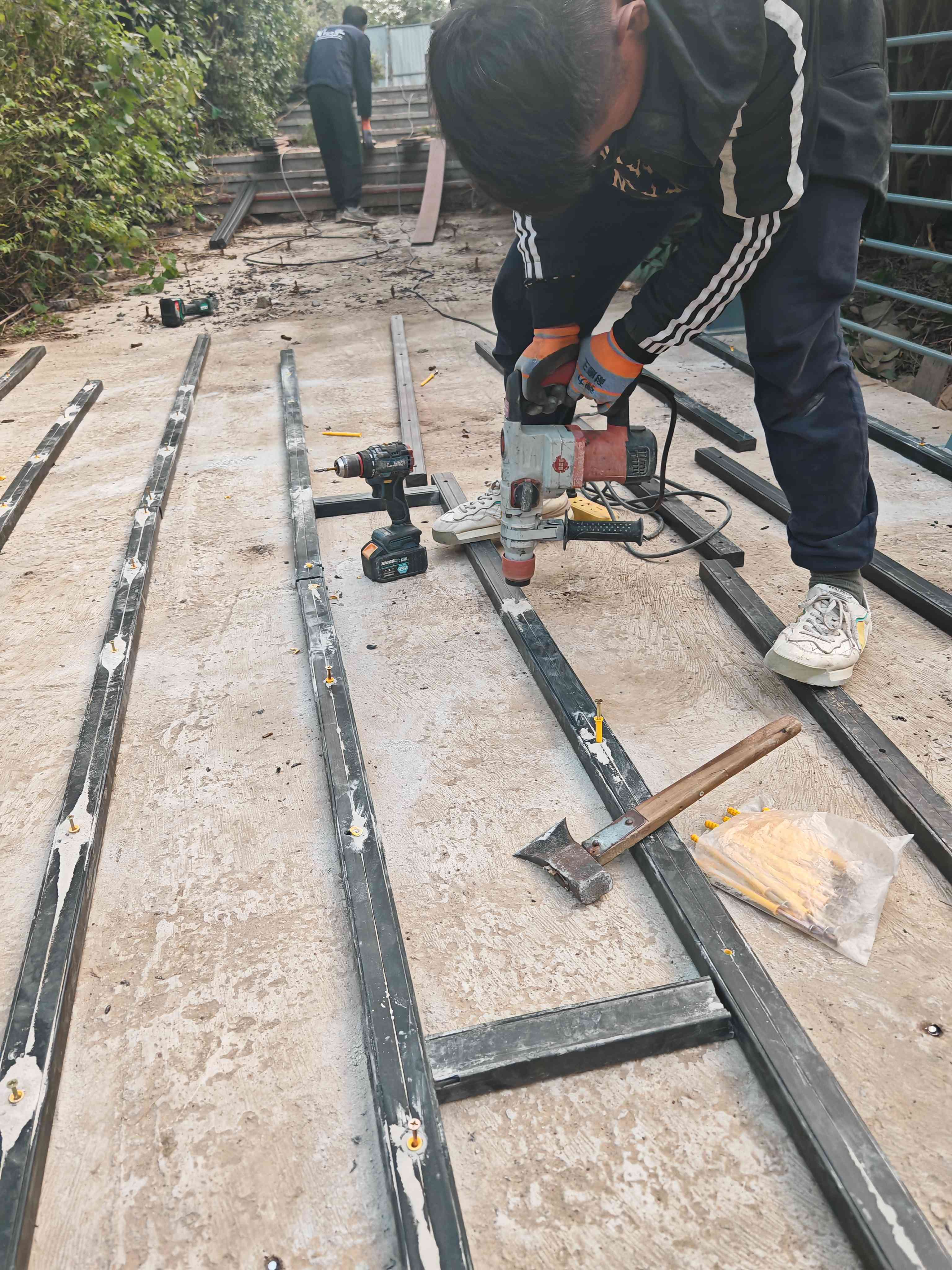 青岛“两河”焕新颜：矿物钢塑再添新功