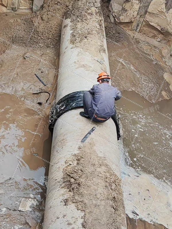 水泥管漏水怎么堵漏？碳钢抢修节为何成为高效维修新选择？