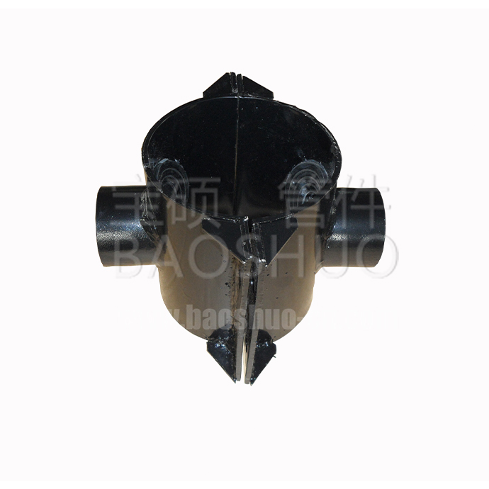 Saddle cross pipe clamp