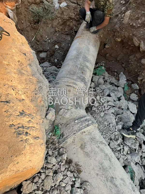 Why is welding not recommended for DN1200 ductile iron pipe leakage? What repair methods are usually used?