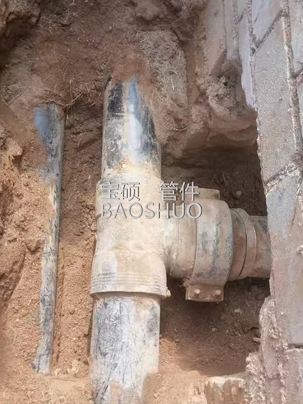 How to repair leaking tee joints in oil and gas processing pipelines? Benefits of using stainless steel leak repair clamps