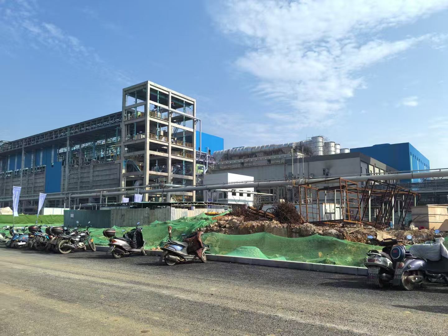 新钢建设全球最大先进的烧结机，我司受邀参加新钢1#烧结机热负荷试车仪式