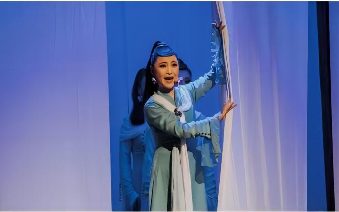 越剧《一个陌生女人的来信》：恍然回首在梦乡