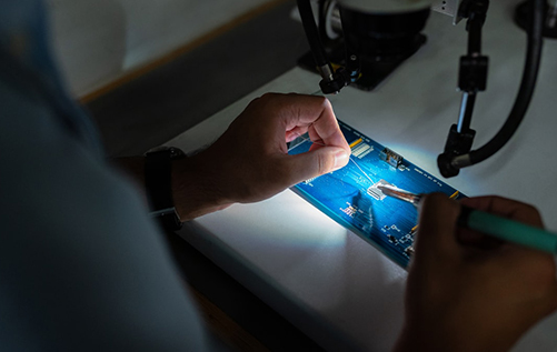 公司集电子产品研发、销售为一体，以高速、专业、优质